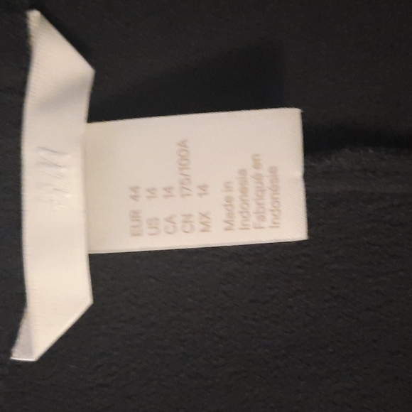 H&M tank - Picture 2 of 2